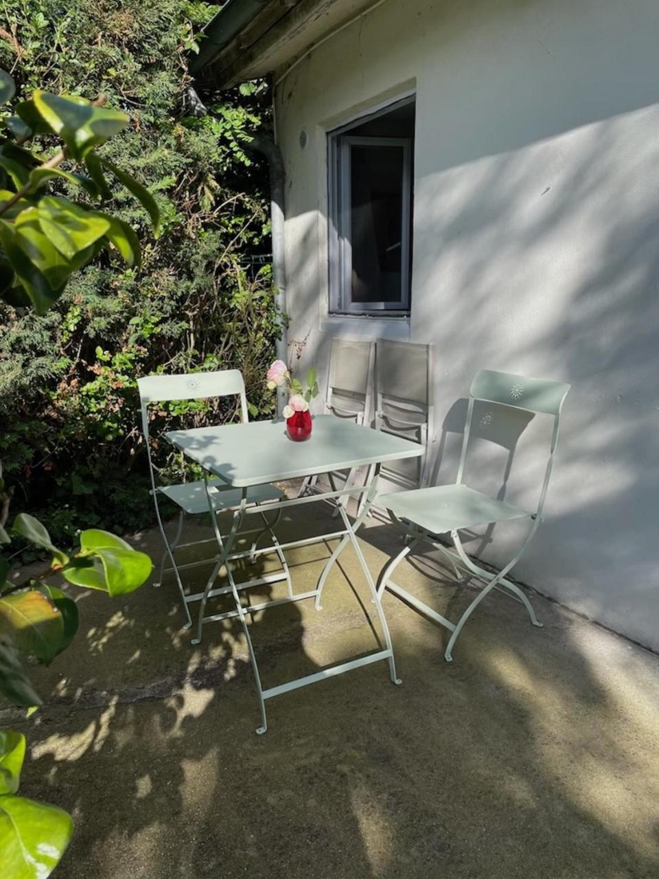Maisonnette Dans Jardin Partage Bois-Colombes Buitenkant foto